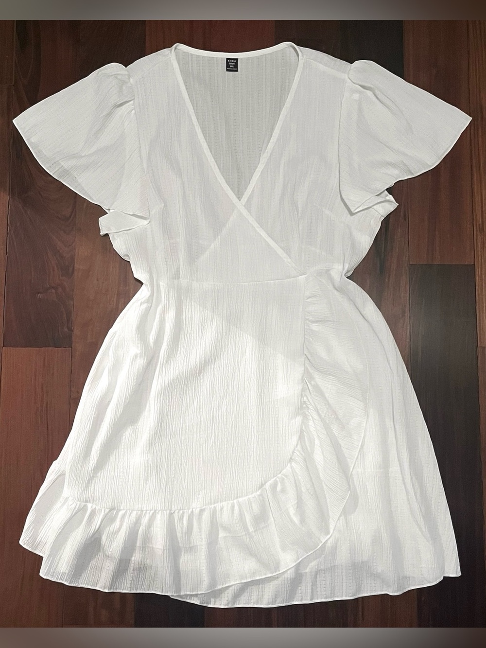 SHEIN White Ruffled Short Sleeve V-Neck Wrap A-Line Beach Dress